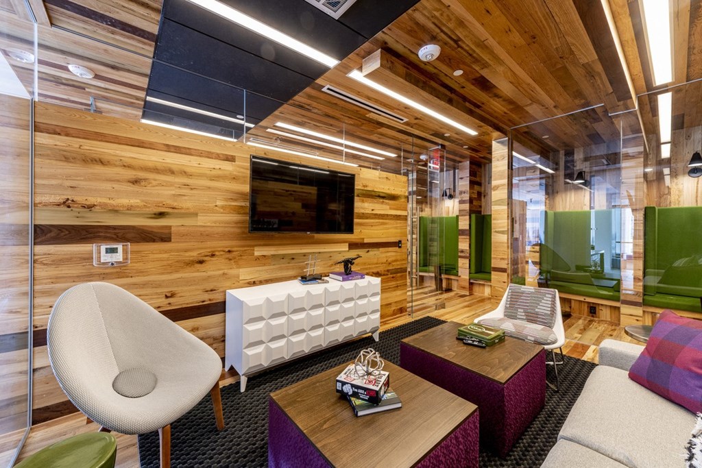 Mission Lofts amenities  conference room