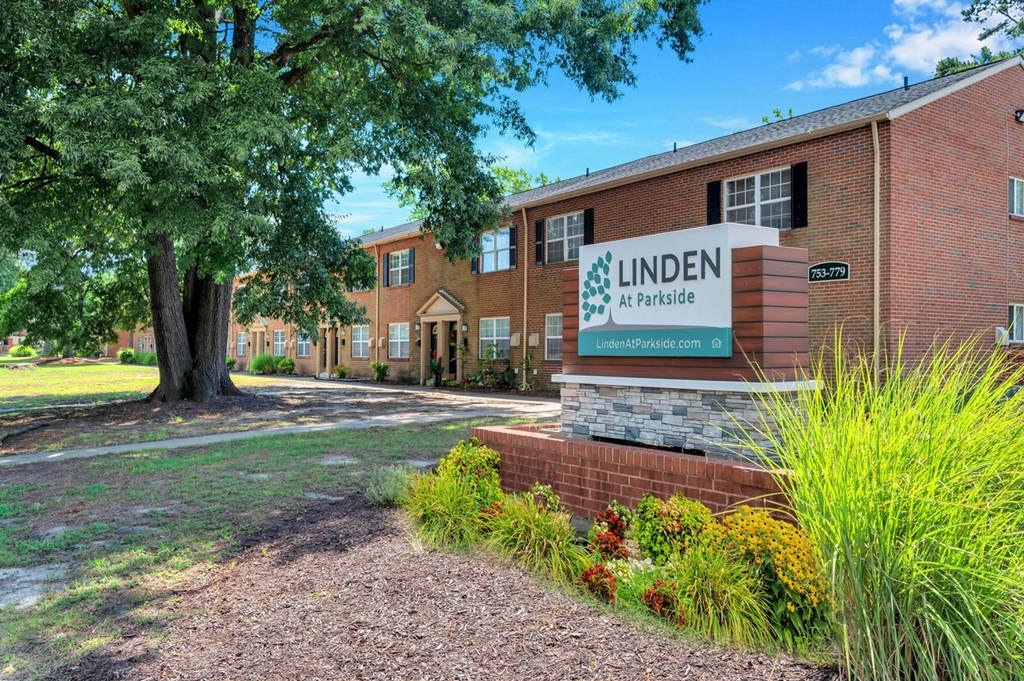 the building where the hotel is located