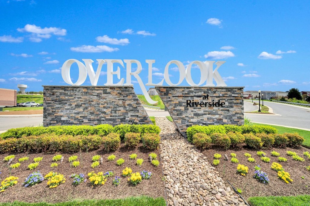 Overlook at Riverside monument sign.