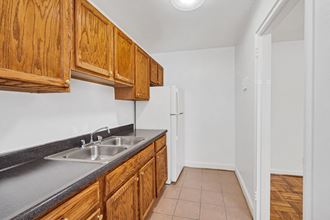 1130 S George Mason Dr. Studio-1 Bed Apartment, Townhouse, Affordable for Rent - Photo Gallery