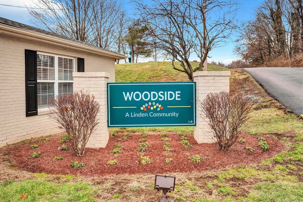 Woodside Monument 2