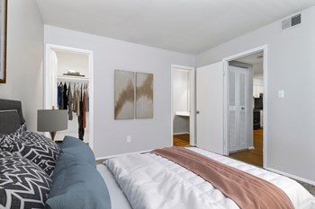 5300 Steeplechase Drive 1-3 Beds Apartment for Rent - Photo Gallery 6