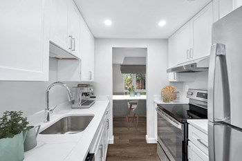 11012 Becontree Lake Drive 1-2 Beds Apartment for Rent - Photo Gallery 3
