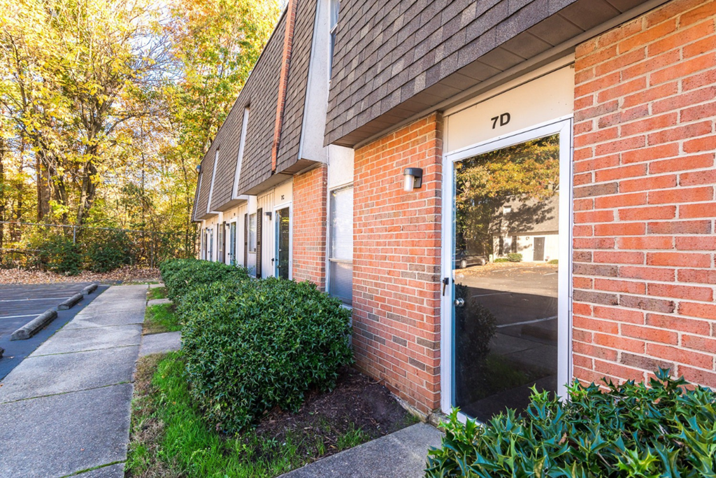 A building with the number 7D on it.