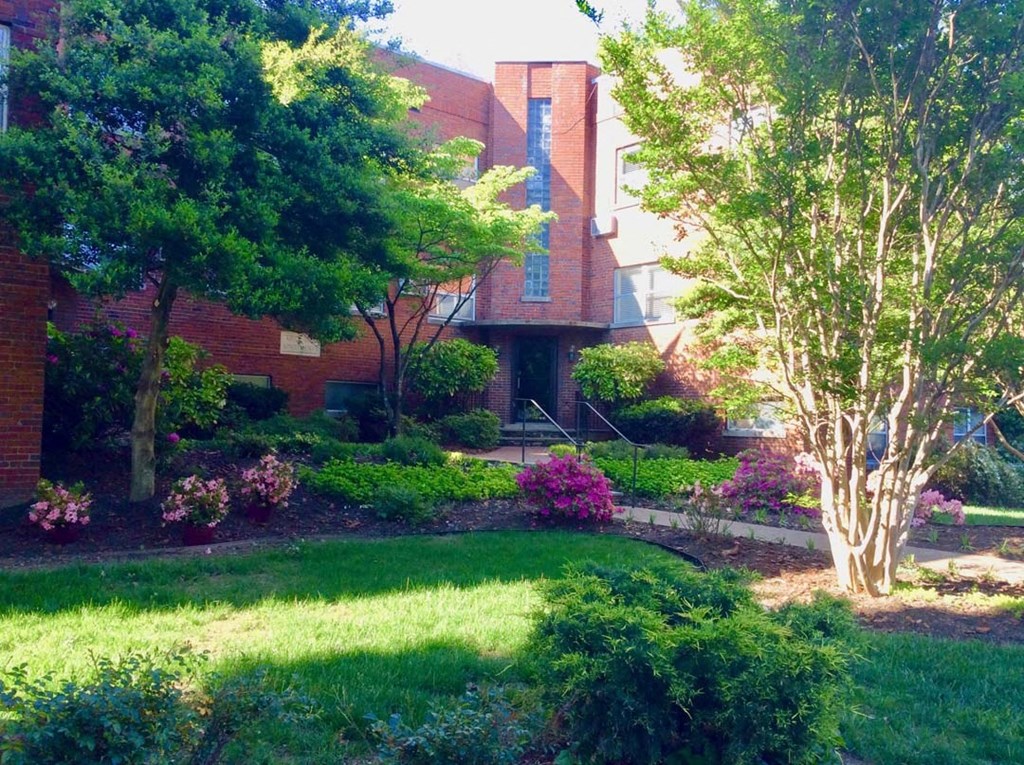 16th street green space