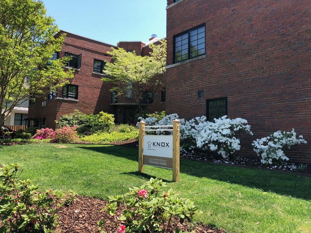 16th Street Façade 2