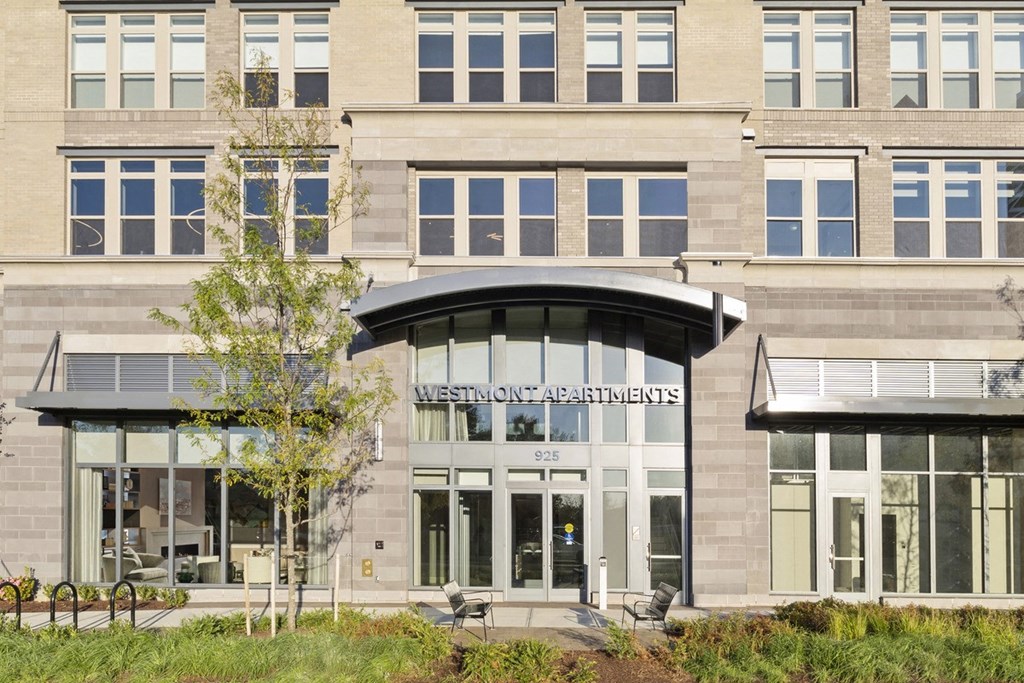 a view of the front of the apartments building