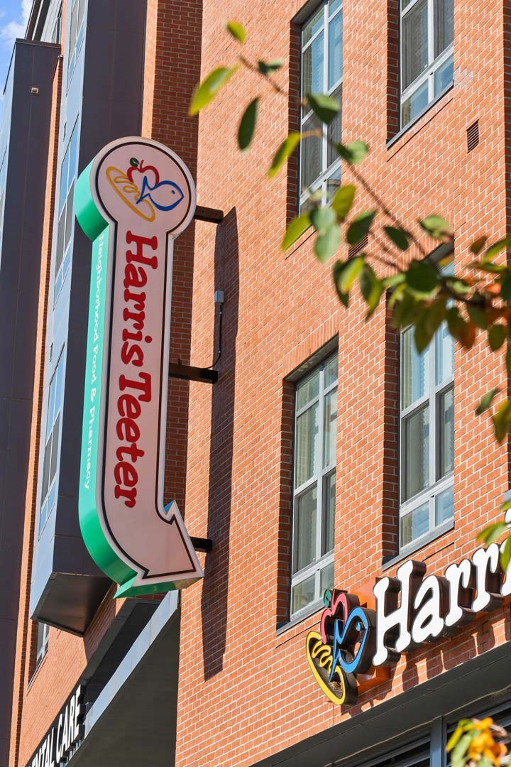 Harris Teeter Sign