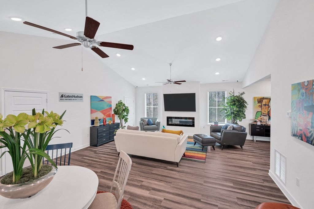 the preserve at ballantyne commons apartment living room