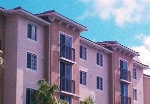 exterior apartment building_Lakeside Commons Apartments West Palm Beach, FL