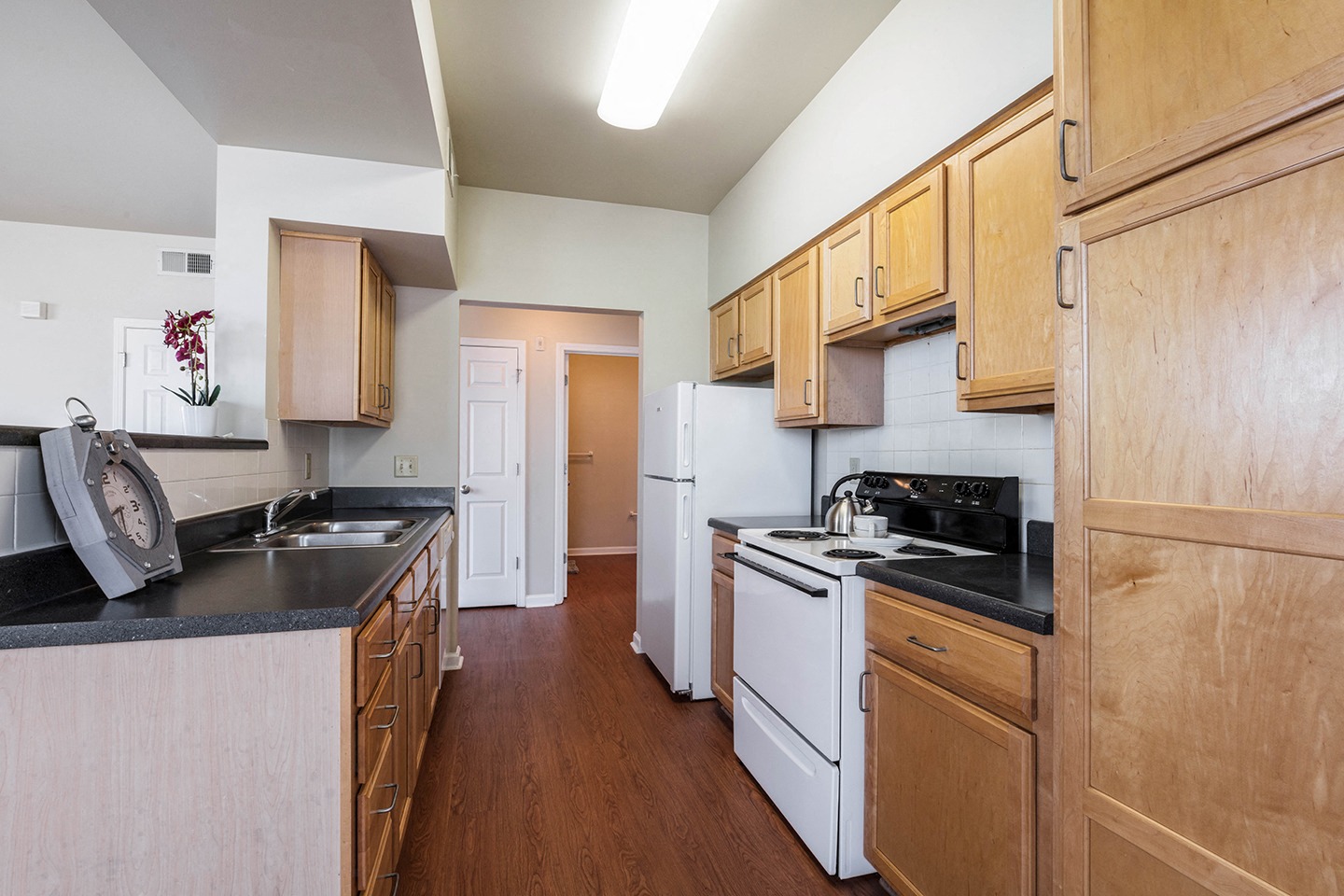 Legends Park Apartments is a similar property to 3954 Chelsea Hill Dr located in Memphis