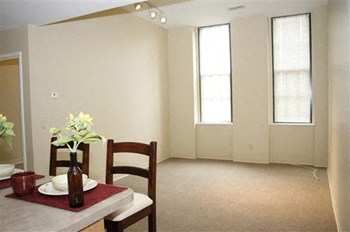 Apartment Dining Area Furnished, Allen Market Lane Apartments St. Louis, MO - Photo Gallery 11