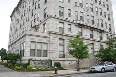600 N. Kingshighway 1 Bed Apartment for Rent Photo Gallery 1