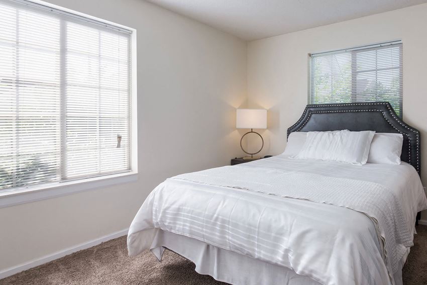 Heritage Park Apartments, 1000 Olson Memorial Hwy., Minneapolis, MN