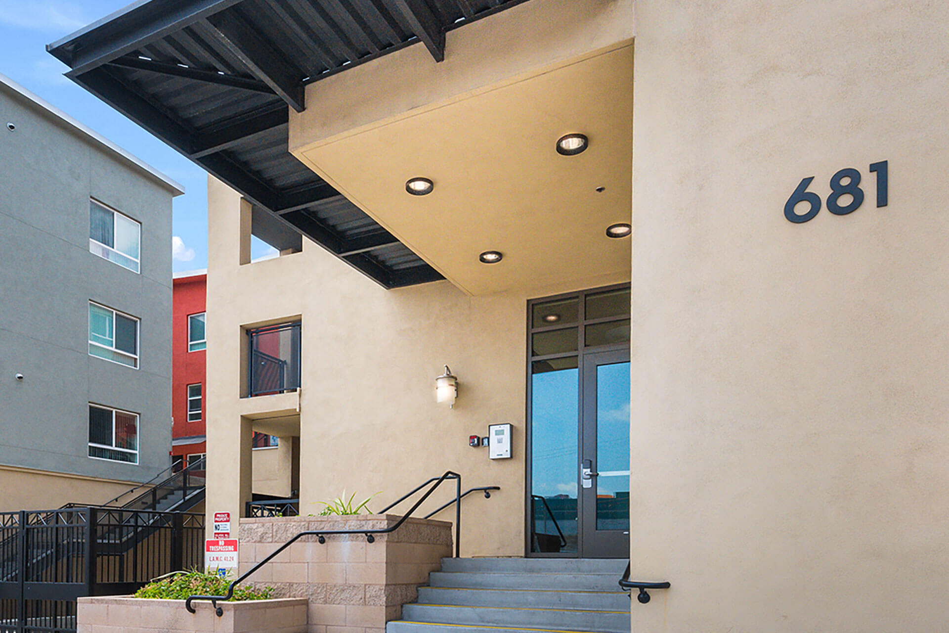 Photos and Video of MacArthur Park Apartments in Los Angeles, CA