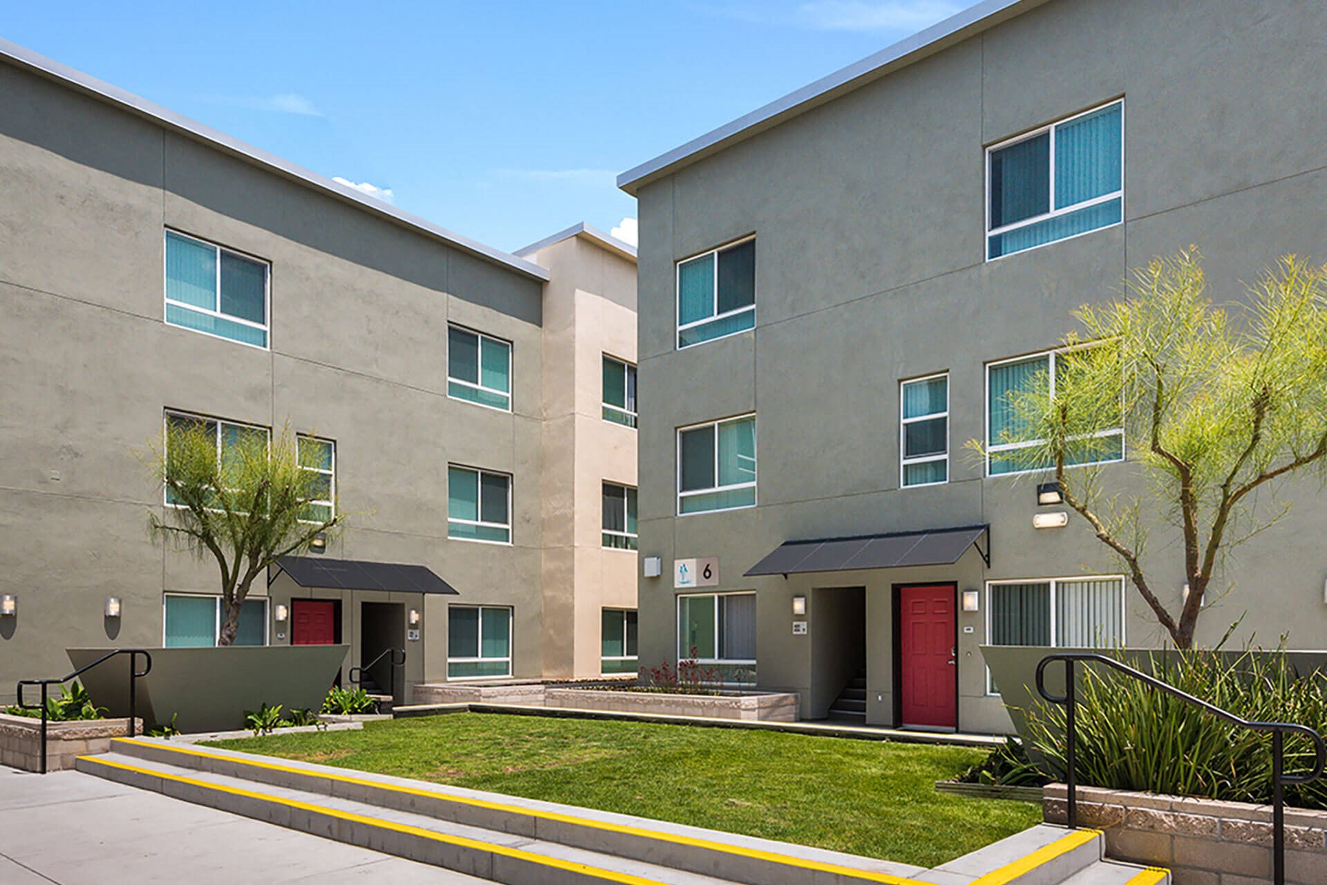 Photos and Video of MacArthur Park Apartments in Los Angeles, CA