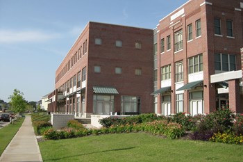 Street view Street view-Quimby Plaza Apartments Memphis, TN - Photo Gallery 2