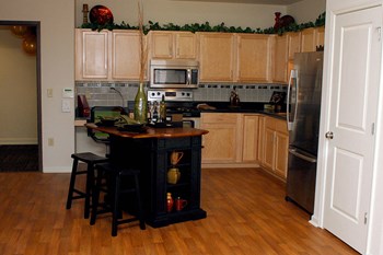 Quimby Plaza Apartments Kitchen - Photo Gallery 5
