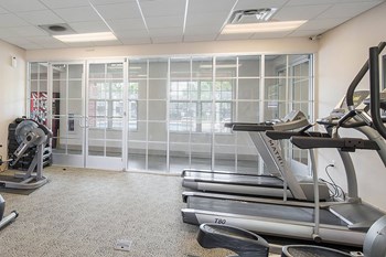 fitness center-University Place Apartments, Memphis, TN 38104 - Photo Gallery 8