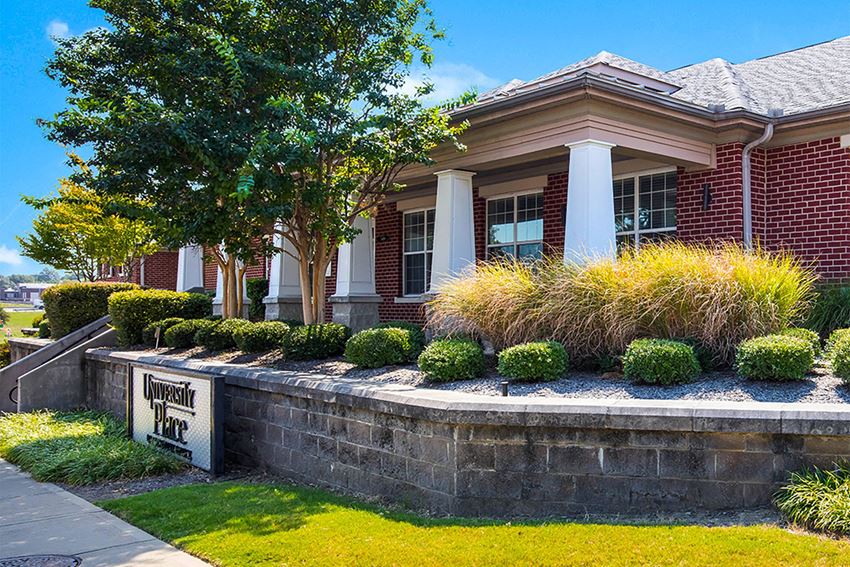 University Place Apartments, 1045 East EH Crump Blvd, Memphis, TN