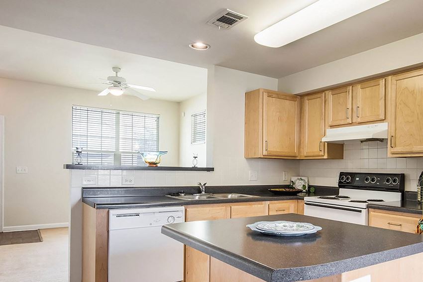 University Place Apartments, 1045 East EH Crump Blvd, Memphis, TN