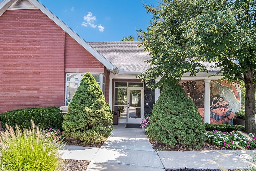 Villa Del Sol Apartments, 2015 W. Pennway Terrace, Kansas City, MO