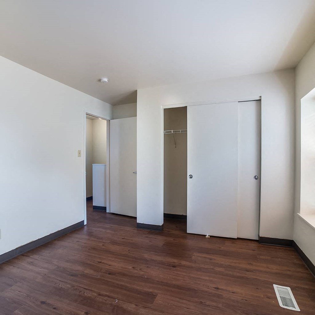 Apartment townhouse bedroom unfurnished-The Brewery Apartments St. Louis, MO