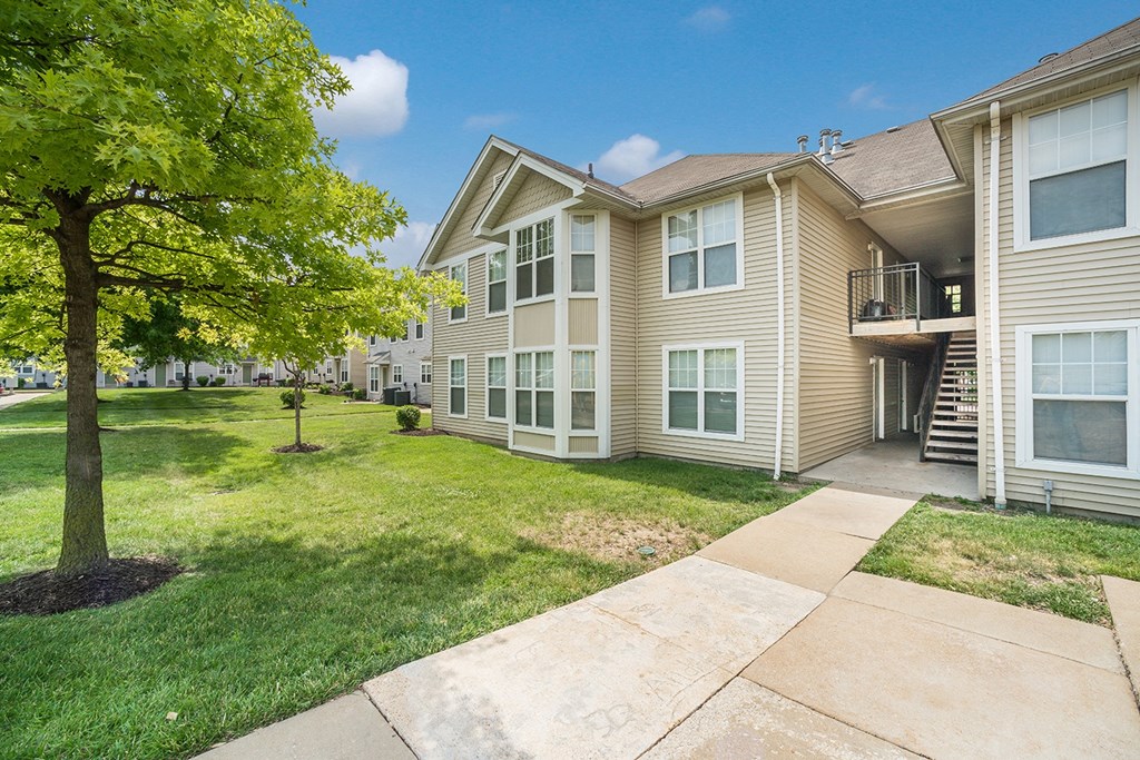 the preserve at ballantyne commons apartments patio and yard