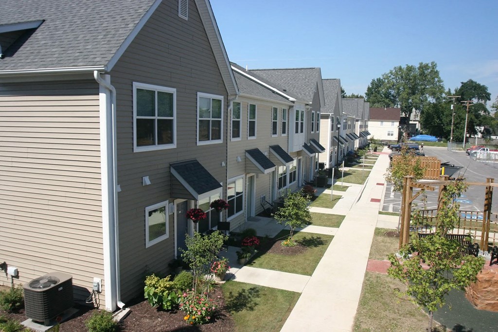 Tremont Pointe Apartments