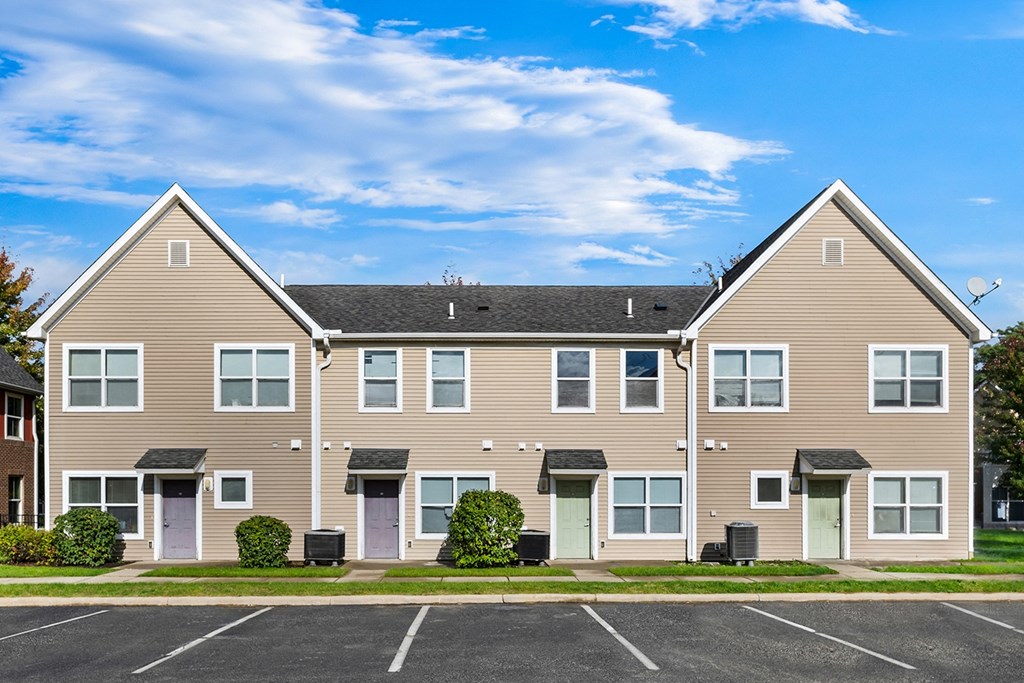 Tremont Pointe Apartments