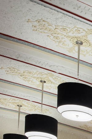 Lobby area-Valentine Apartments Kansas City, MO