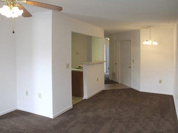 Apartment Living Room Apartment living room, Cameron Creek Apartments, Galloway, OH 43119 - Photo Gallery 5