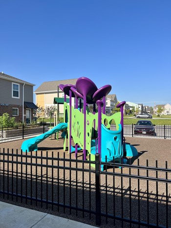 Gated Playground Area-Preservation Square - Photo Gallery 8