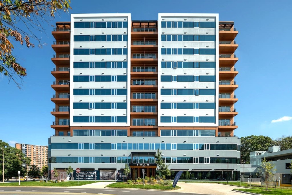 Building Exterior at Sinclaire on Seminary, Alexandria, VA