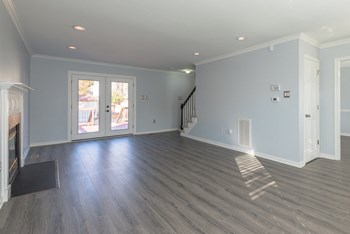 9020 Castle Point Drive 3 Beds Homes for Rent - Photo Gallery 5