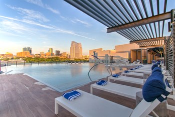 Rooftop Infinity Pool with Outdoor Lounge and Cabanas - Photo Gallery 2
