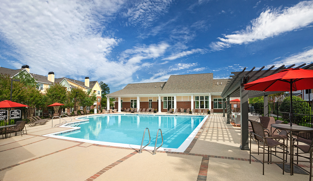 Resort-style Pool and Sundeck with Wi-Fi