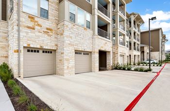 the preserve at ballantyne commons apartments garage doors