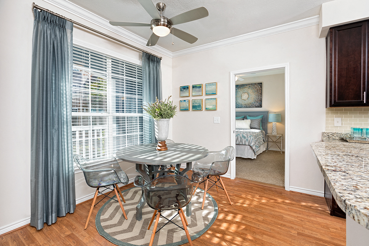 Brighton Model Dining