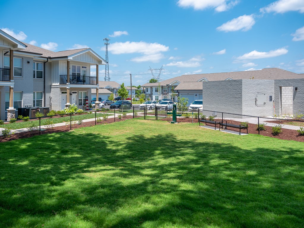 the yard at the preserve at ballantyne apartments tx