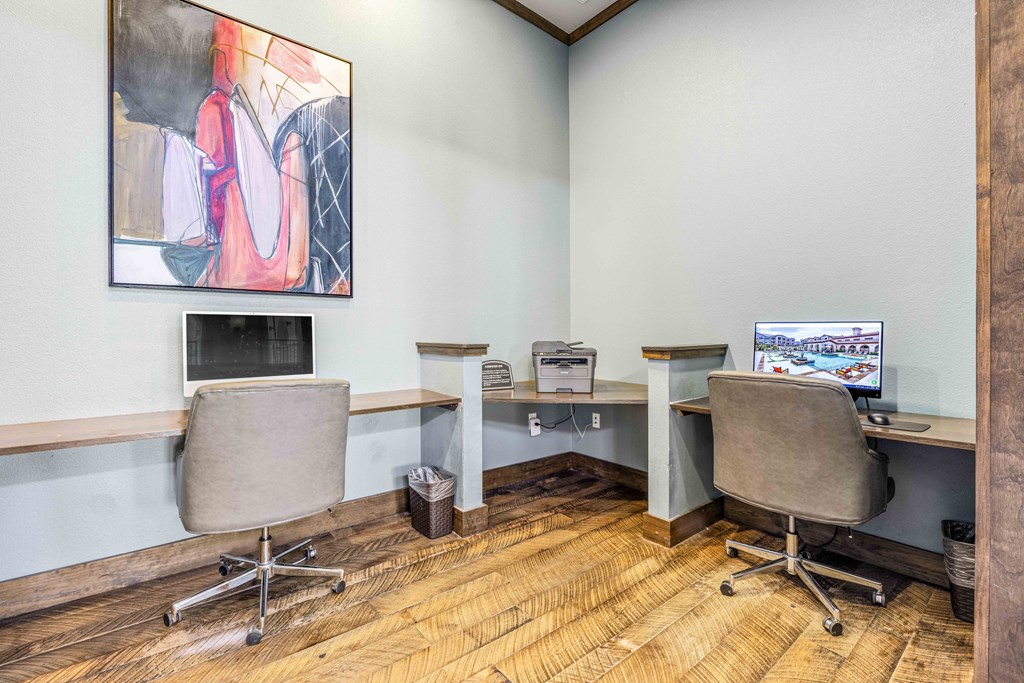 24-Hour Business Center with Computers and Wireless Printing