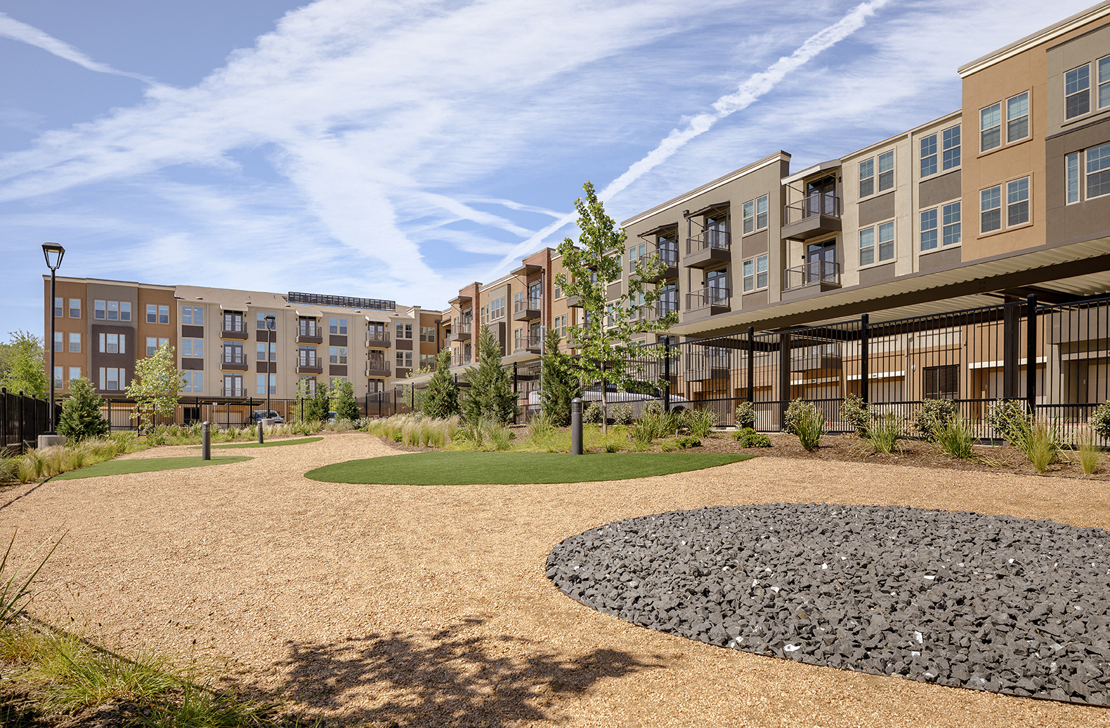 the preserve at ballantyne commons courtyard and apartment buildings
