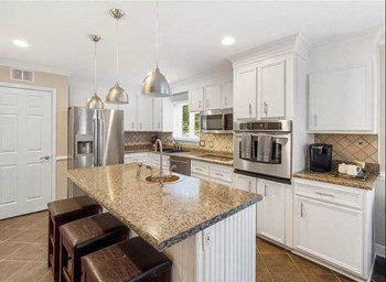 8410 Freestone Ave 4 Beds Homes for Rent - Photo Gallery 6
