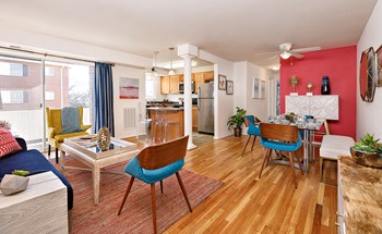 70 Lakeshore Drive 1-3 Beds Apartment, Townhouse for Rent - Photo Gallery 14