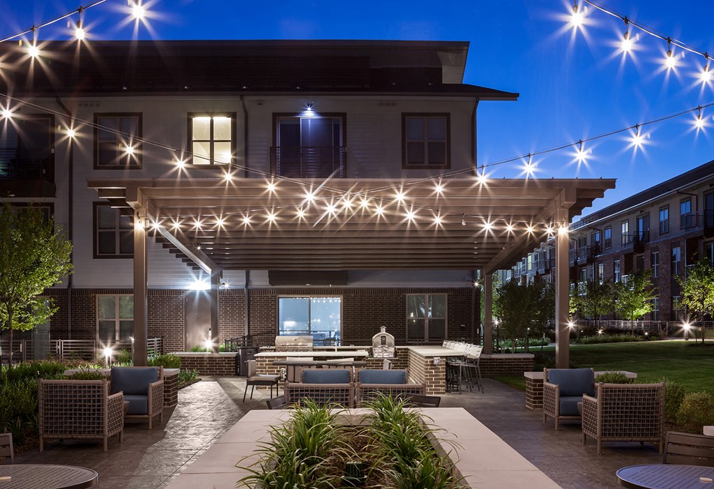 Poolside Lounge with Grills and Pizza Oven