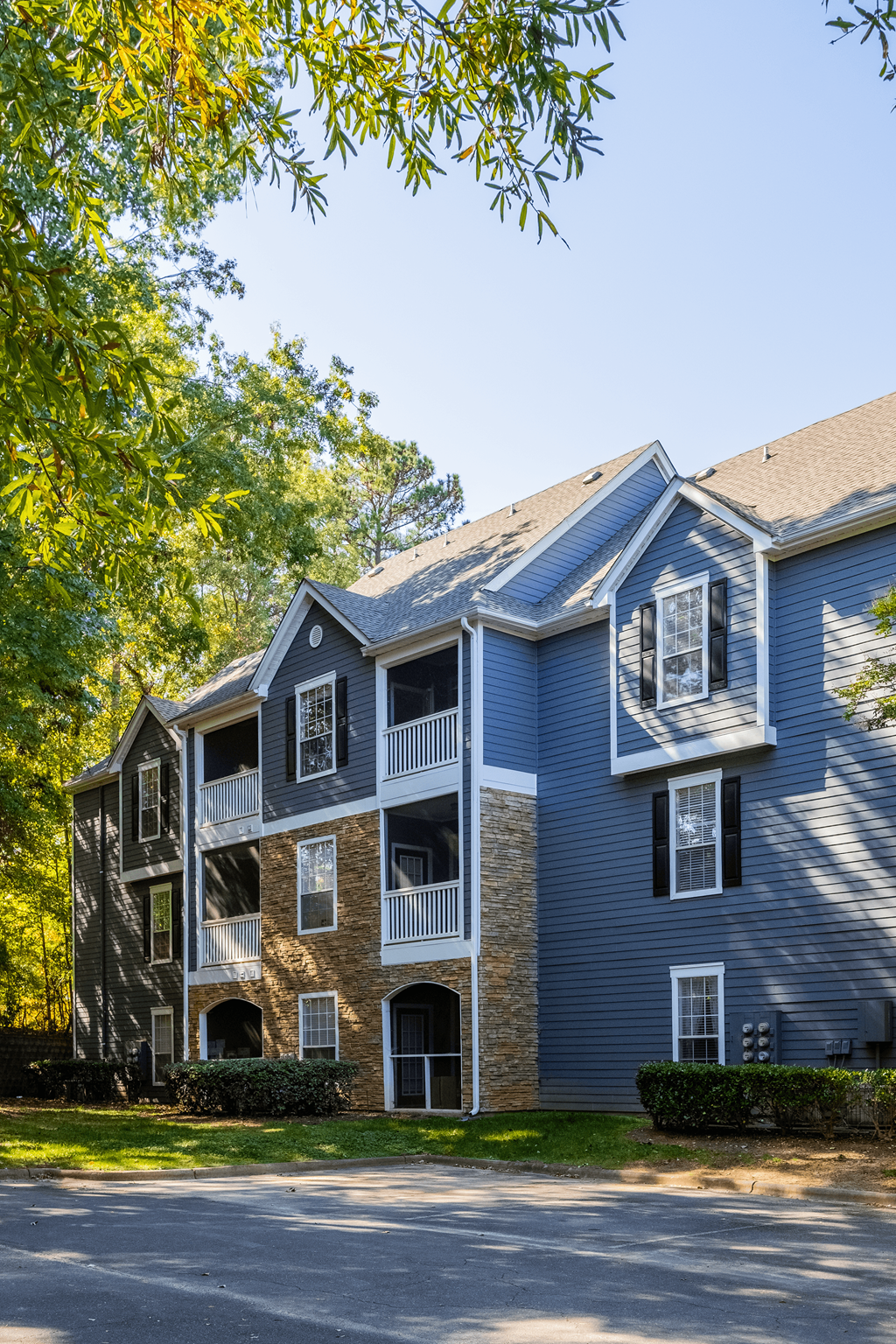 exterior view of the falls at borough park apartments