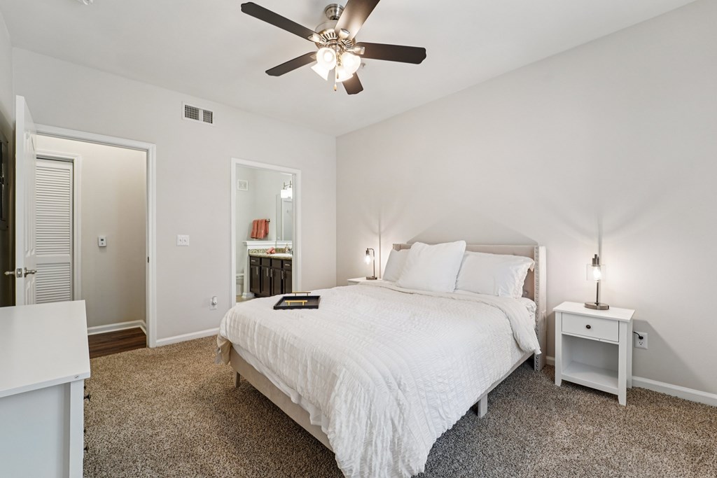 White Bedroom at Kingwood Glen, Kingwood, 77339