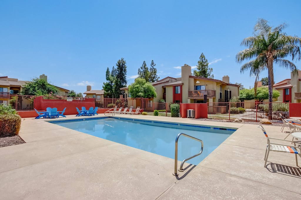Outdoor Pool at Glen at Mesa Apartments, Mesa, Arizona 85201