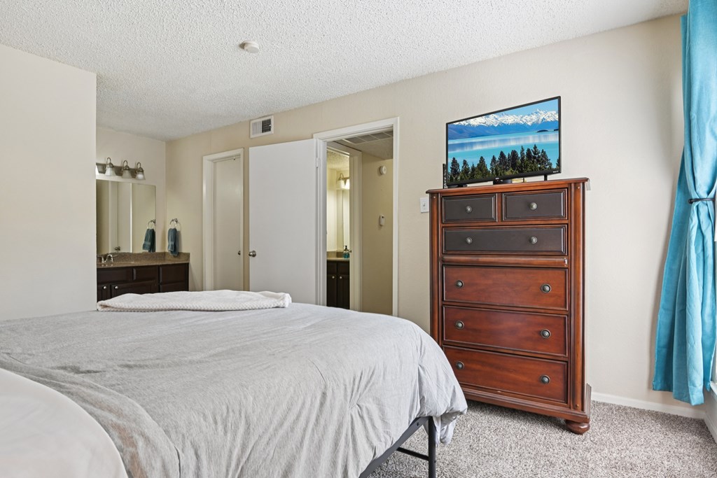 White Bedroom at The Glen, Lewisville, TX