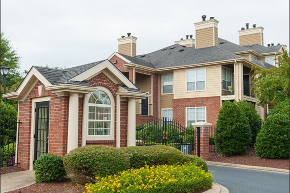 Bridford Lake Apartments, 1150 Bridford Lake Circle, Greensboro, NC